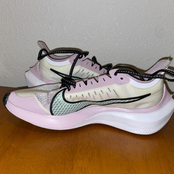 Nike Zoom Gravity “U Complete Me”- women’s running shoes Size 7.0 - Picture 6 of 8